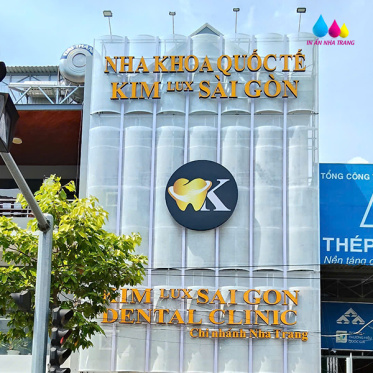 Bảng Hiệu Phòng Khám Nha Khoa Kim Lux Sài Gòn