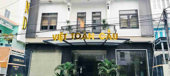 Dịch Vụ Sửa Chữa Bảng Hiệu Sau Bão Tại Nha Trang