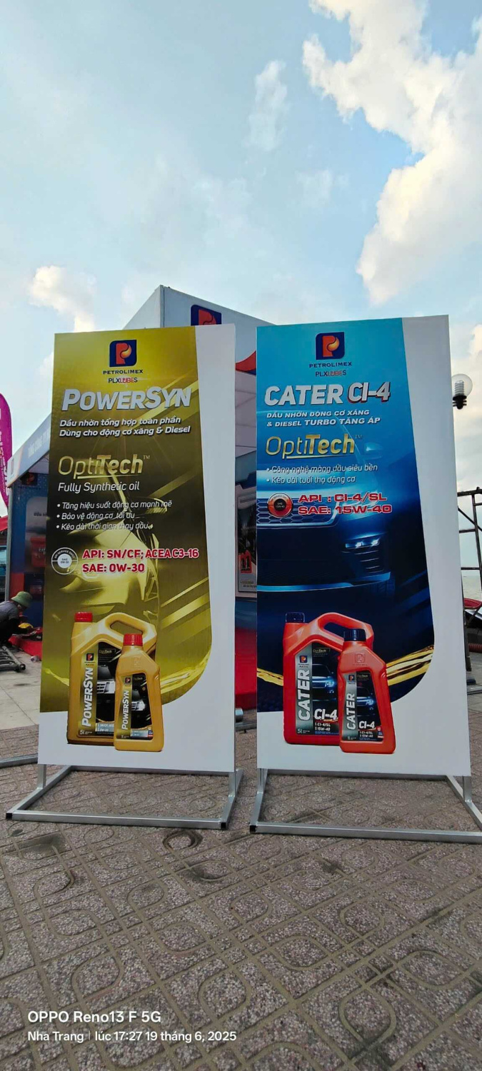 thiet ke thi cong booth trien lam xang dau4