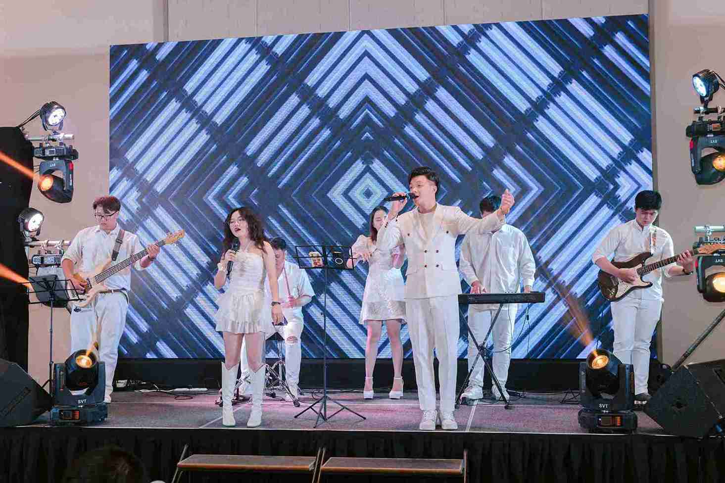 cho thue ban nhac nha trang2