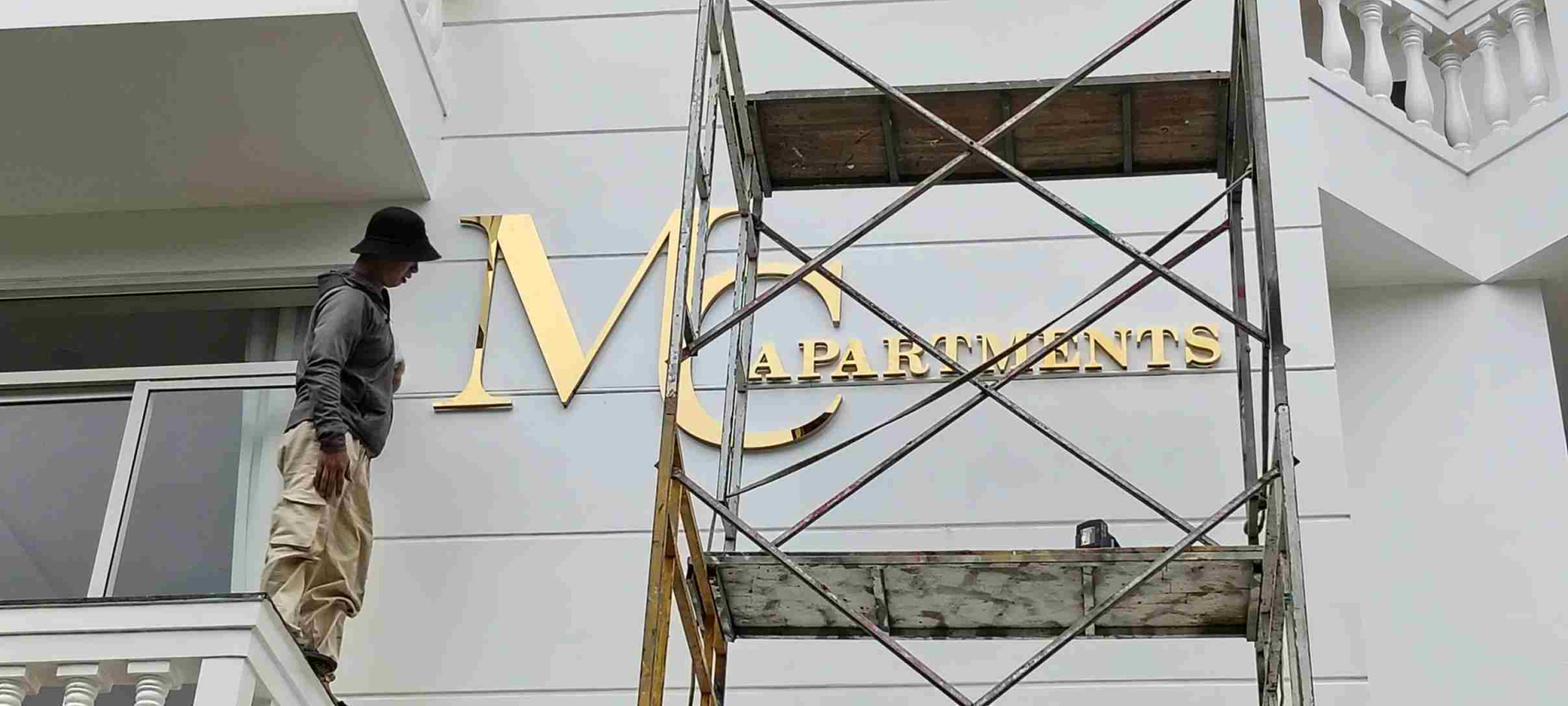 chu noi inox 3d vang guong nha trang4