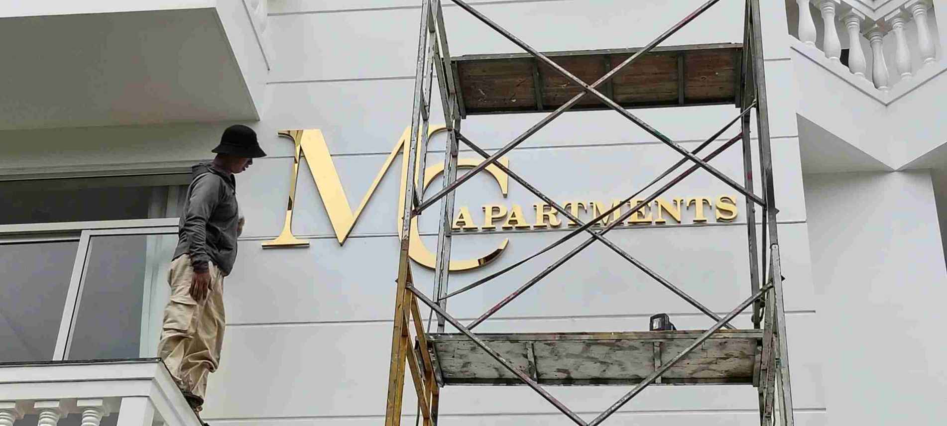 chu noi inox 3d vang guong nha trang4