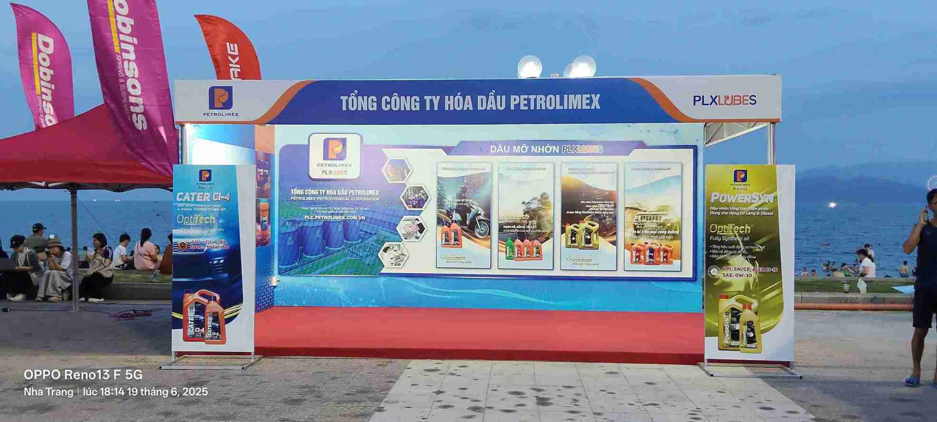 trang tri booth nha trang3