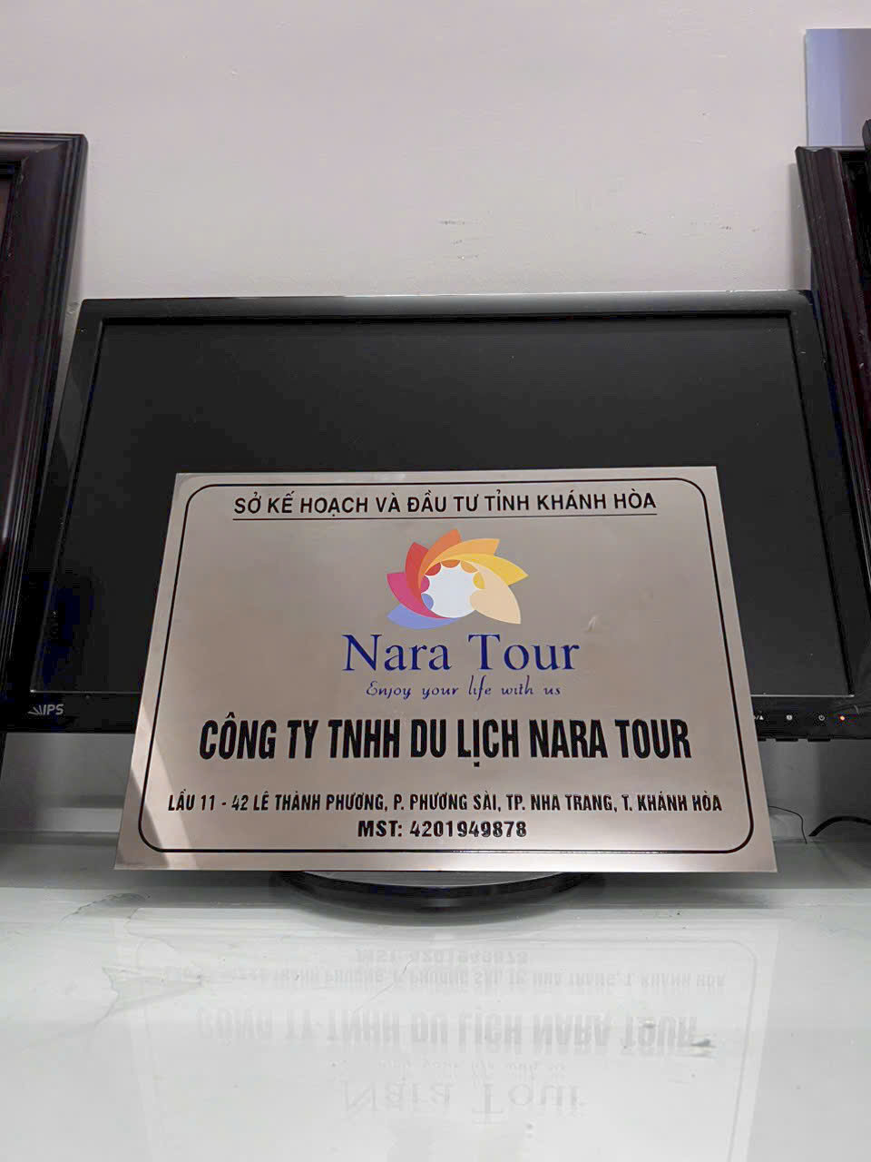 Mẫu Bảng Hiệu Công Ty Inox Ăn Mòn Sơn Mà