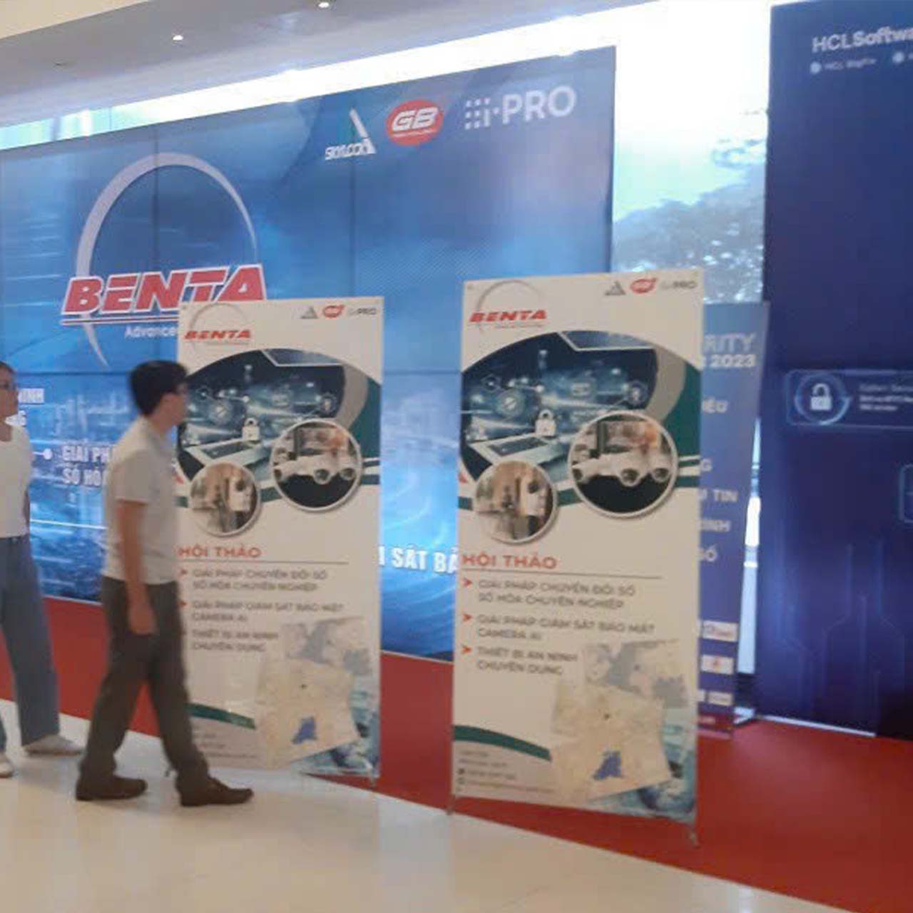 standee12